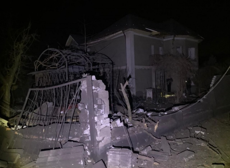 Повреждены более десятка домов и авто: последствия удара баллистикой по Кривому Рогу
