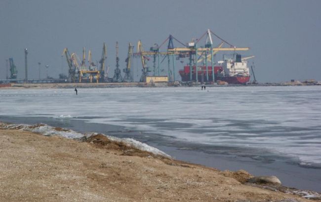 Россия интегрирует порт в оккупированном Мариуполе в собственную экономику, - разведка