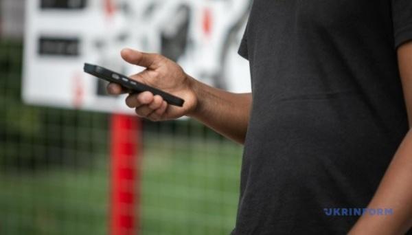 У Росії зобов'язали при зміні SIM-карти вносити серійний номер мобільного до спецбази даних - розвідка