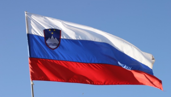 На виборах у Словенії дві провідні партії показали майже однаковий результат