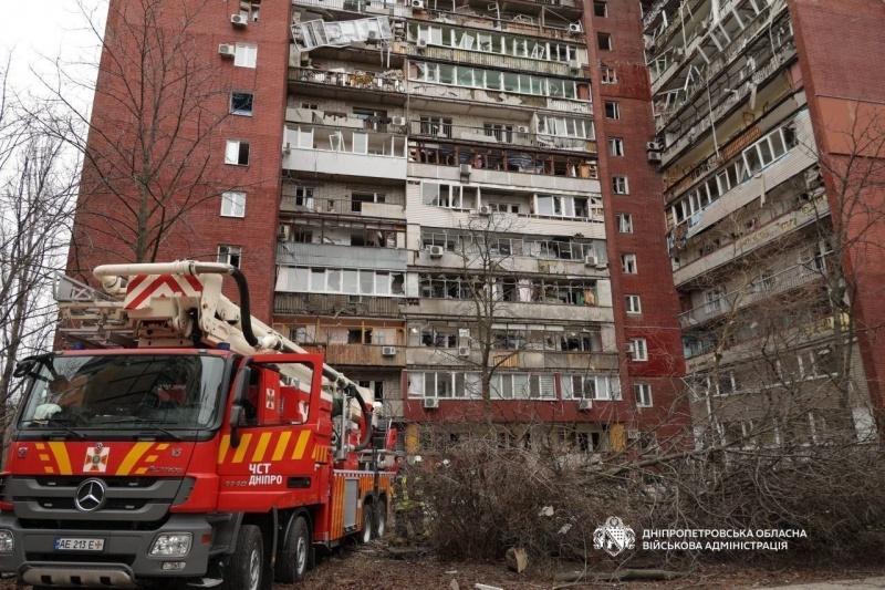 Россия ударила по 14-этажке в Днепре: произошли пожары, есть раненые