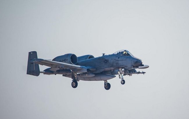 Появились кадры вероятного поражения самолета США в небе Ирана