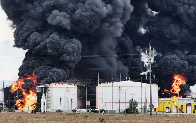 Появились спутниковые фото пожара на нефтебазе в Феодосии: горят новые резервуары