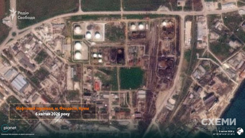 Появились спутниковые фото пожара на нефтебазе в Феодосии: горят новые резервуары