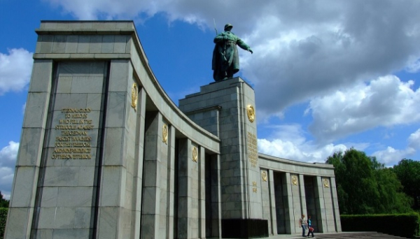 У Берліні на заходах 8-9 травня знову заборонять російську та радянську символіку - ЗМІ