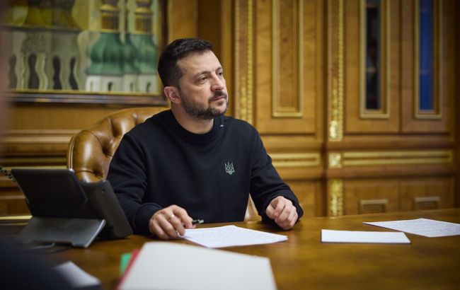Зеленский инициировал продление мобилизации и военного положения