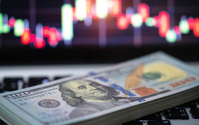 Доллар и евро идут вниз: курс на 14 мая и есть ли "выгодные" дни для покупки валюты