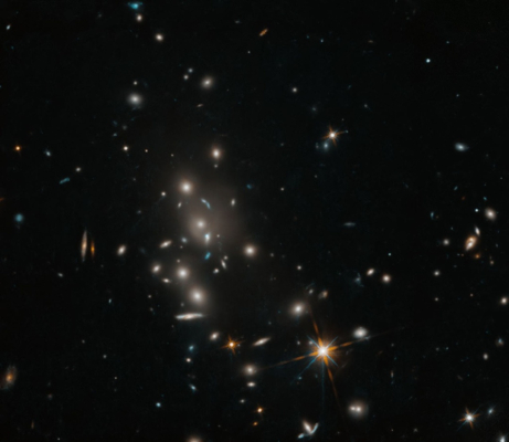 Hubble показав галактичне скупчення в сузір&rsquo;ї Чаші