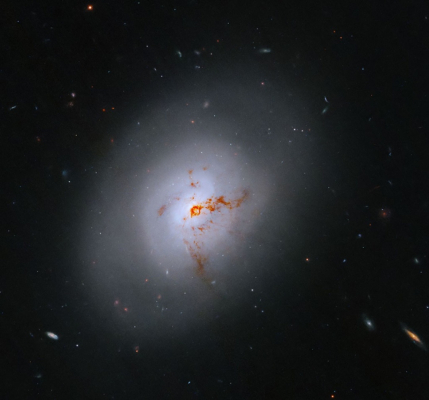 Hubble показав рідкісну лінзоподібну галактику в сузір&rsquo;ї Ерідана