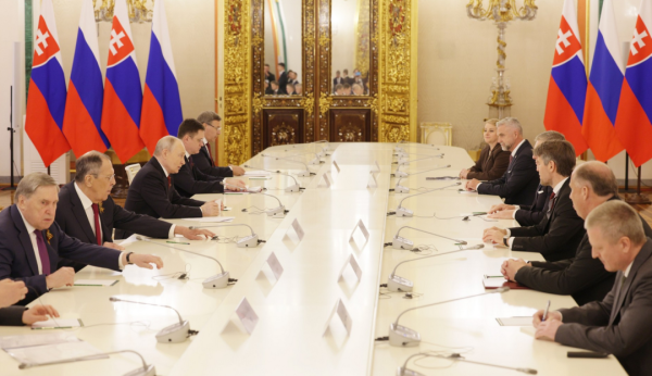 Путін прийняв Фіцо у Кремлі і пообіцяв задовольнити енергетичні потреби Словаччини