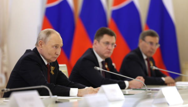 Путін прийняв Фіцо у Кремлі і пообіцяв задовольнити енергетичні потреби Словаччини