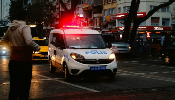 У Туреччині автобус врізався в огорожу та згорів, є загиблі