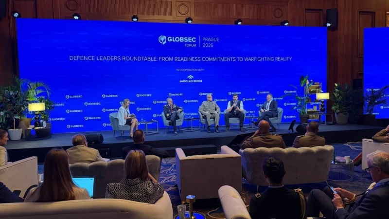 Украина учит Европу скорости войны: представители "Стального фронта" Ахметова выступили на GLOBSEC Defence Forum в Праге
