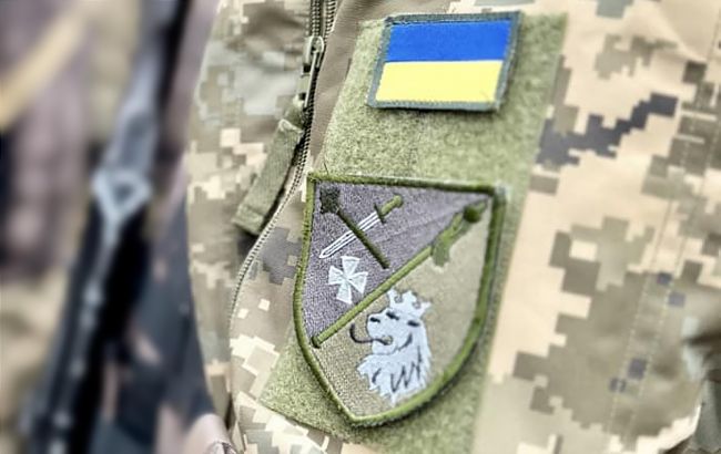 Во Львове толпа напала на авто ТЦК и отбила мужчину (видео)