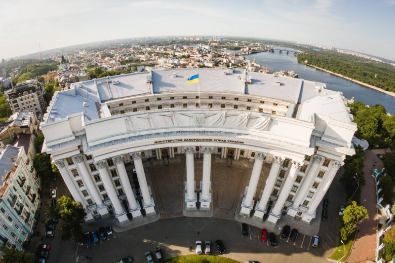 Здание МИД Украины повреждено из-за атаки РФ на Киев