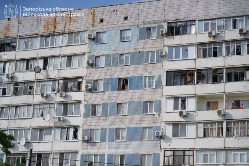 Дрон ударил по "спальнику" в Запорожье, есть жертвы