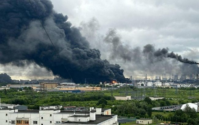 Горят установки и энергоблоки: Reuters узнало последствия удара по Московскому НПЗ