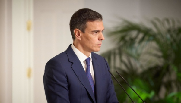 Прем'єр Іспанії відкинув вимоги опозиції піти у відставку і оголосити дострокові вибори