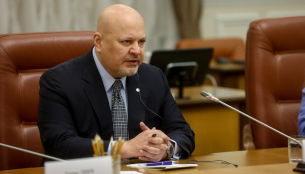 Прокурора МКС Хана відсторонили на тлі розслідування про домагання