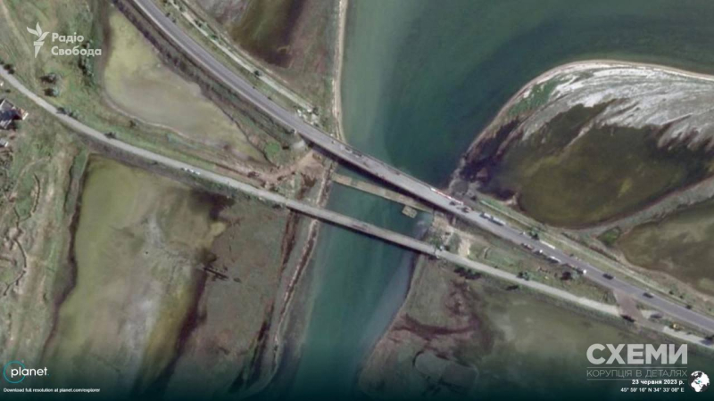 Спутник показал последствия ударов по Чонгарскому мосту