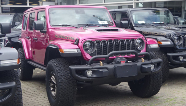 Stellantis відкликає понад 1,3 мільйона автомобілів Jeep через ризик займання