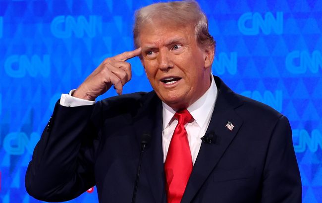 Трамп в прямом эфире поскандалил с журналисткой и сбежал с интервью (видео)