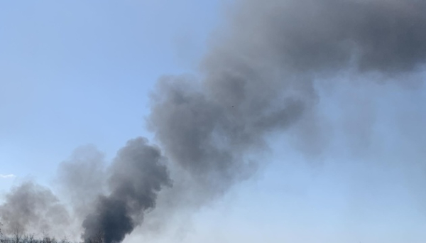 У Новоросійську горить нафтобаза, місцеві жителі повідомляли про понад 50 вибухів
