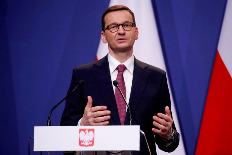 "Українці встромили нам палець в око": експрем'єр Польщі висловився щодо скандалу з УПА