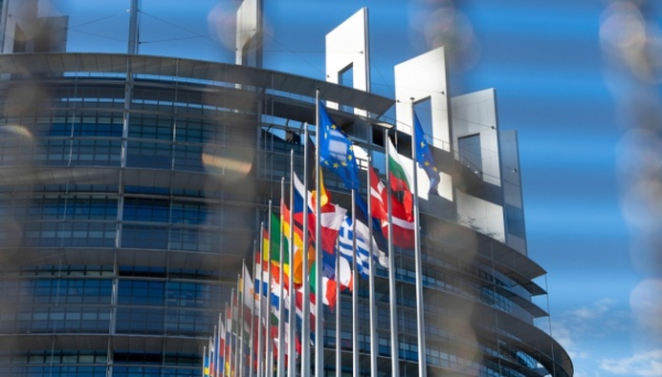 Європарламент схвалив скасування тарифів на більшість промислових товарів із США