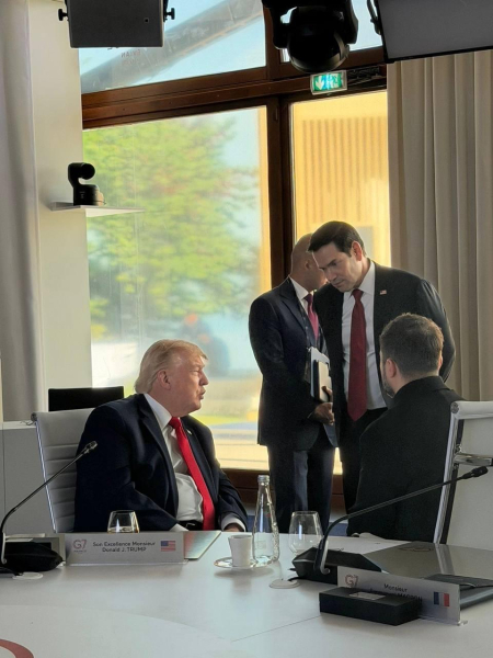 Зеленський зустрівся із Трампом на саміті G7 (фото)