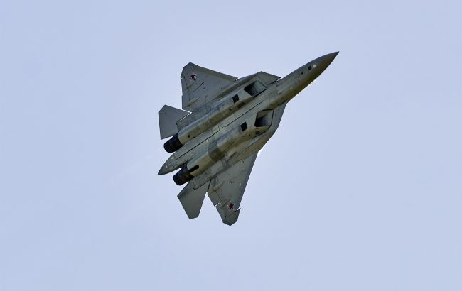 Боится ударов ВСУ. Россия усиливает защиту завода, где производят истребители Су-57, - СМИ