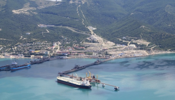 Головний російський нафтовий порт на Чорному морі призупинив завантаження через атаки дронів