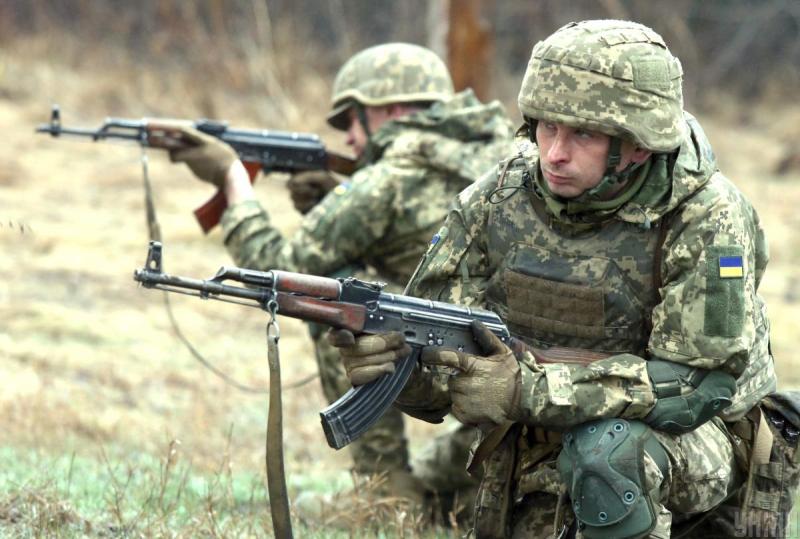 Кадрові зміни у ЗСУ можуть дати Україні шанс переломити хід війни, - оглядач Bloomberg