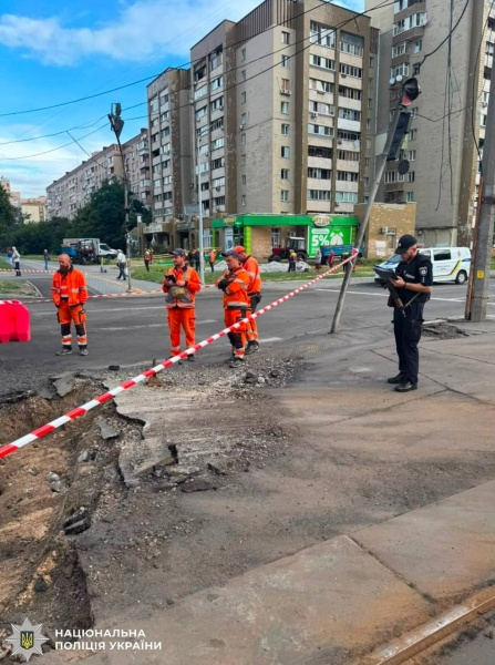 Как выглядят места прилетов в Киеве после ночной атаки РФ (фото, видео)