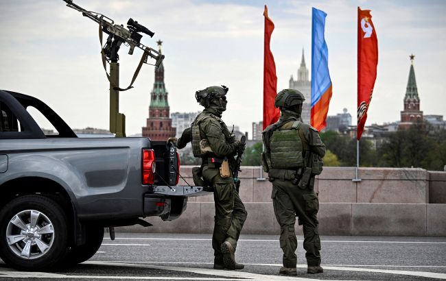 На Москву летят дроны, в городе работает ПВО