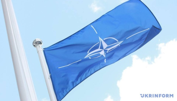 НАТО створює закупівельні коаліції та розгортає виробництво американської зброї у Європі - Рютте