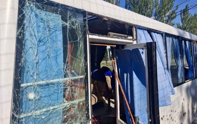 Оккупанты атаковали дроном автобус в Марганце: погиб мужчина, есть пострадавшие