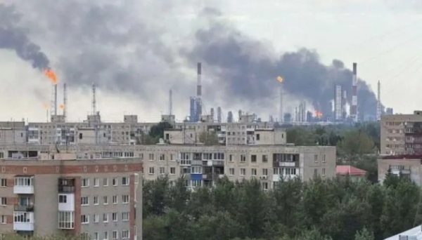 Омський НПЗ призупинив роботу після ураження дронами - Reuters