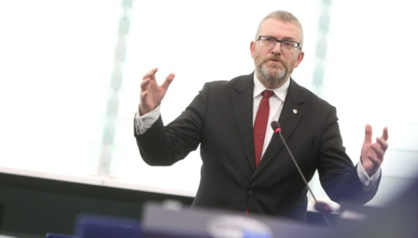 Польща просить Європарламент дати дозвіл на затримання депутата-українофоба Брауна