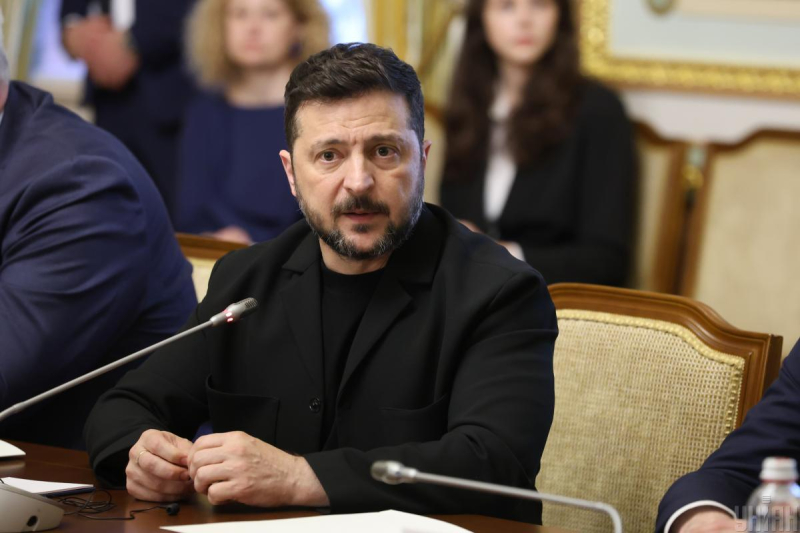 "Рішення будуть": Зеленський провів розмову з Федоровим і Сирським