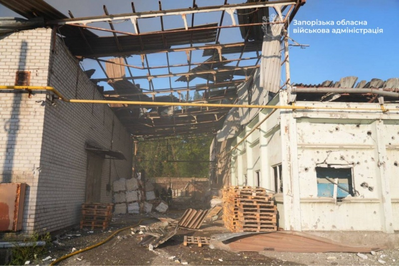 Россия ударила по Запорожью: тысячи без света, повреждены здания, есть раненые