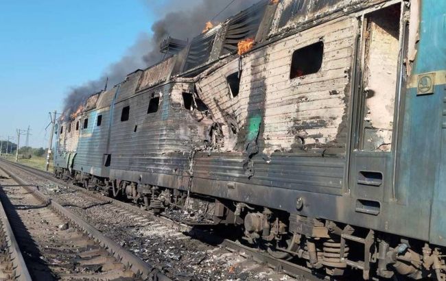 Россияне снова атаковали пассажирский поезд на Запорожье, пострадала проводница