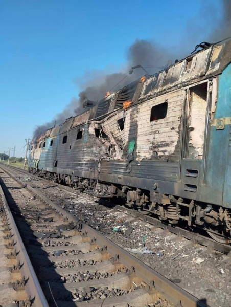 Россияне снова атаковали пассажирский поезд на Запорожье, пострадала проводница