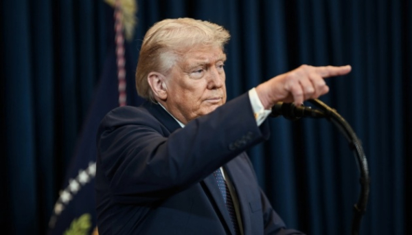 Трамп пригрозив скасувати ліцензії телекомпаніям, які не показали його звернення