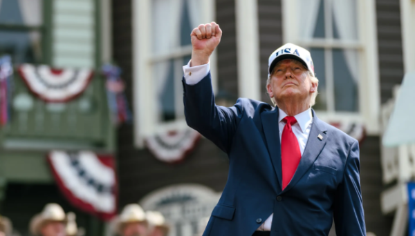 У США в один день перейменували аеропорт і міст на честь Трампа