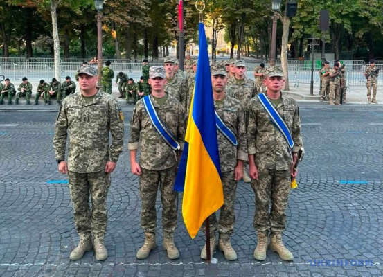 Українські військові провели останню репетицію перед парадом 14 липня в Парижі