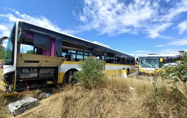 В Чехии столкнулись два автобуса: почти 50 пострадавших, среди них две украинки
