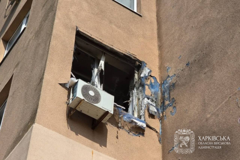 В Харькове дрон влетел прямо в квартиру в многоэтажке, вспыхнул пожар