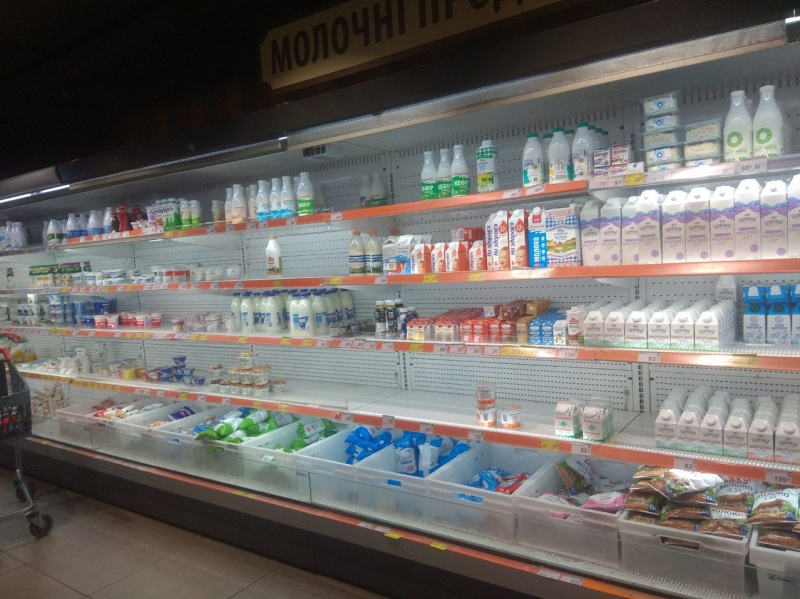 Пустые полки в магазинах: как удары по складам повлияют на стоимость продуктов