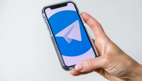 В Apple пояснили, чому ненадовго прибрали Telegram з магазину додатків